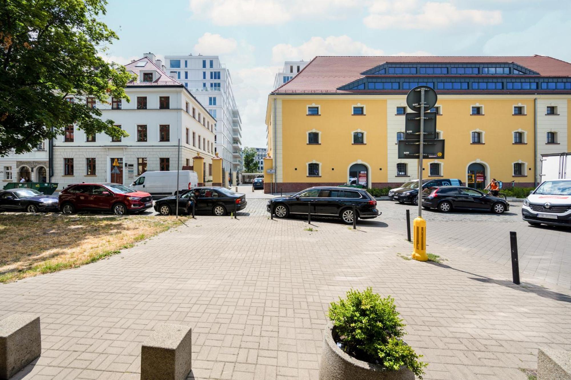 Elegant Apartment With Balcony By The Oder River In Wroclaw By Renters Prestige ภายนอก รูปภาพ