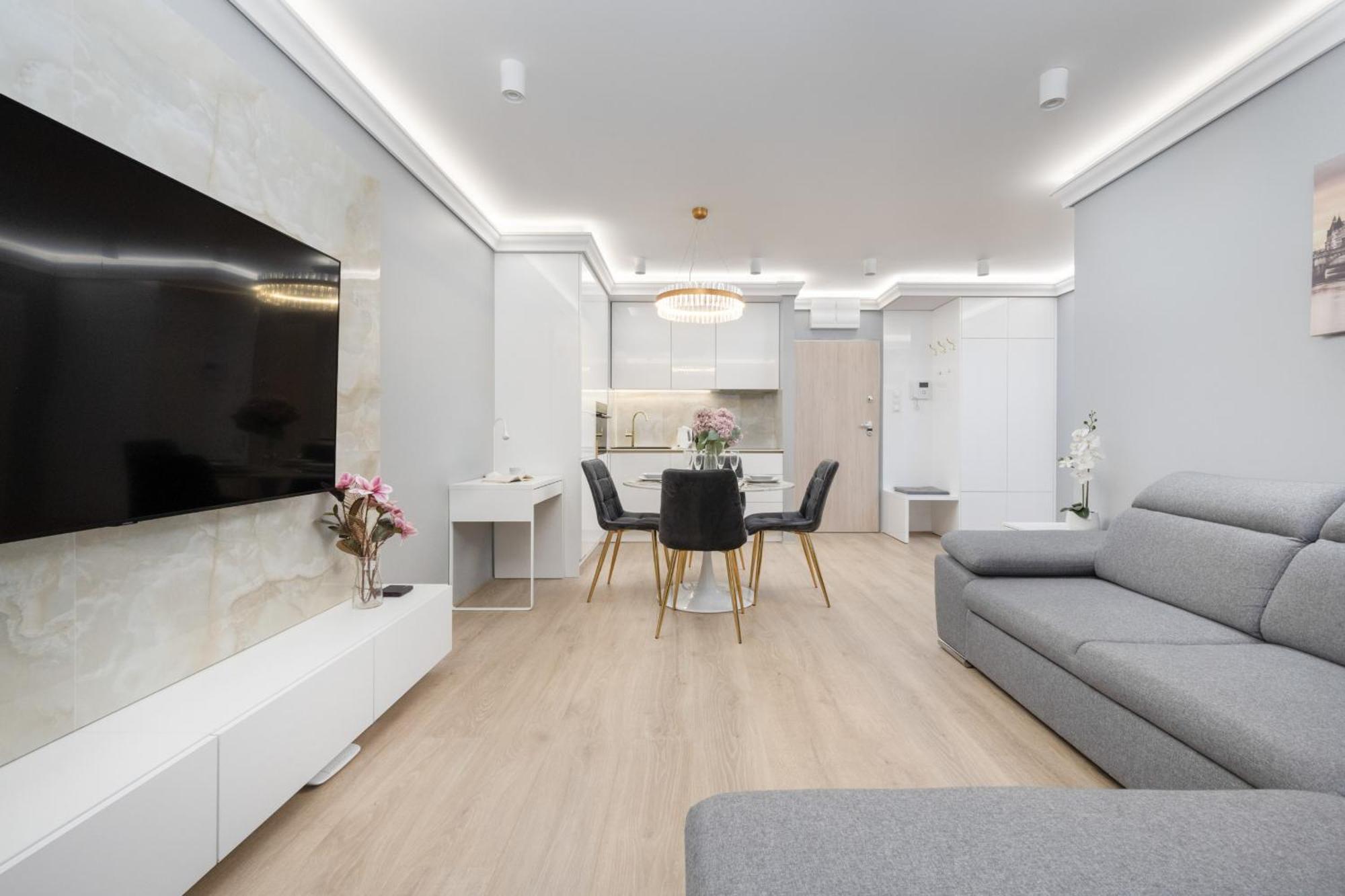 Elegant Apartment With Balcony By The Oder River In Wroclaw By Renters Prestige ภายนอก รูปภาพ
