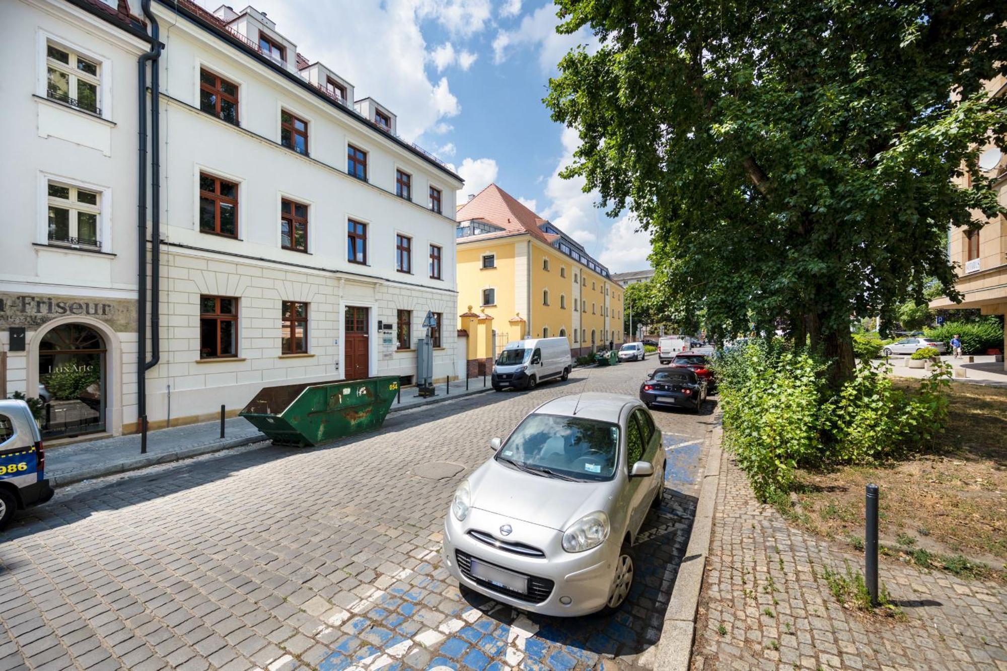 Elegant Apartment With Balcony By The Oder River In Wroclaw By Renters Prestige ภายนอก รูปภาพ