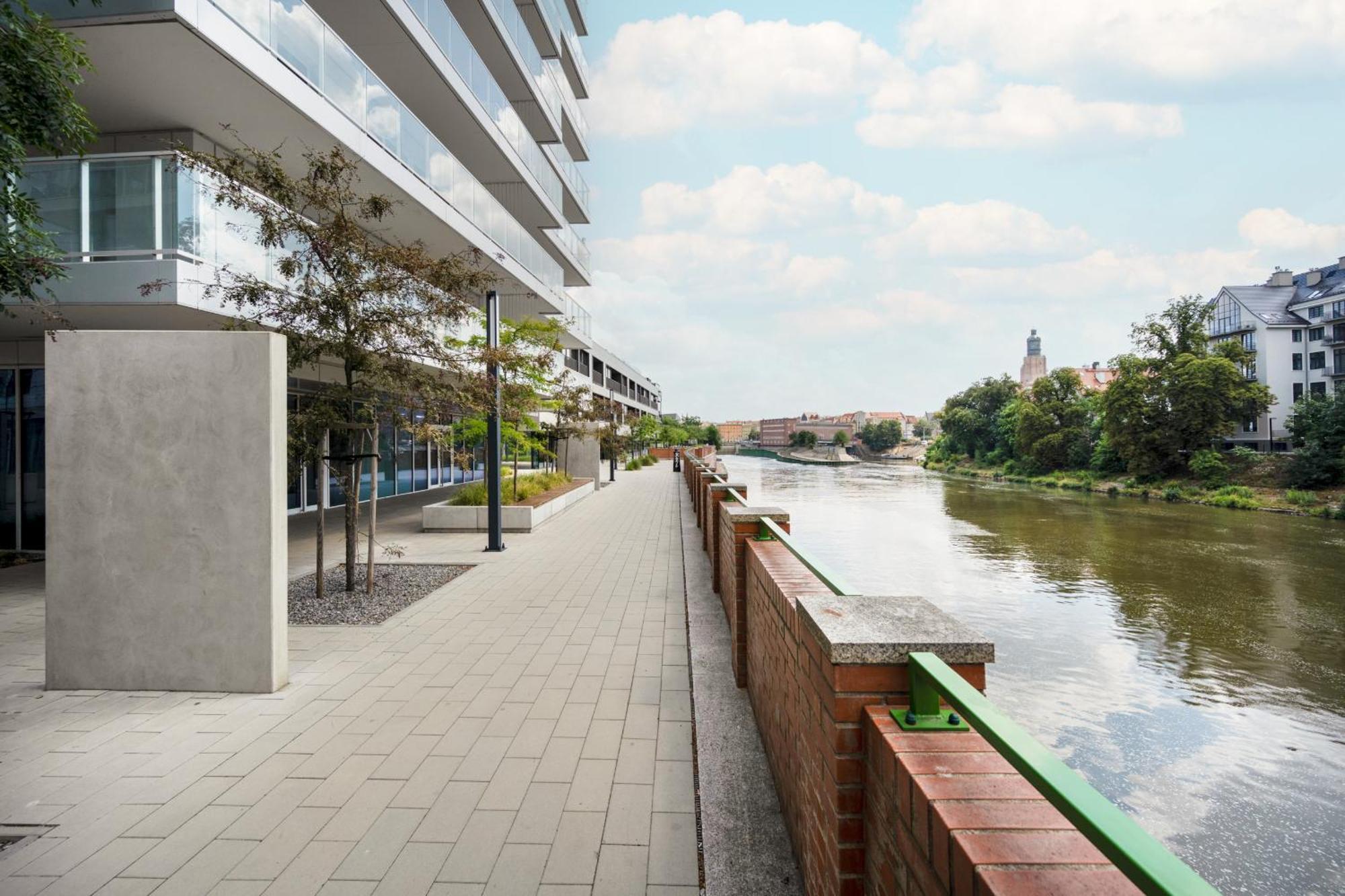 Elegant Apartment With Balcony By The Oder River In Wroclaw By Renters Prestige ภายนอก รูปภาพ